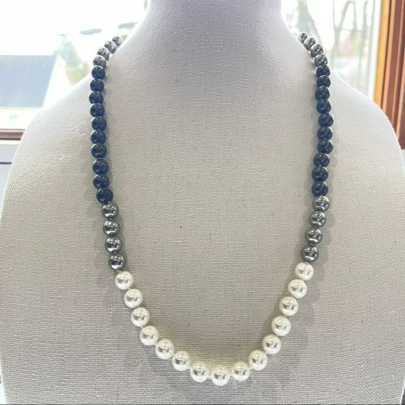 10mm Gradient Color White Gray Black Shell Pearl Necklace 29in - Picture 12 of 14